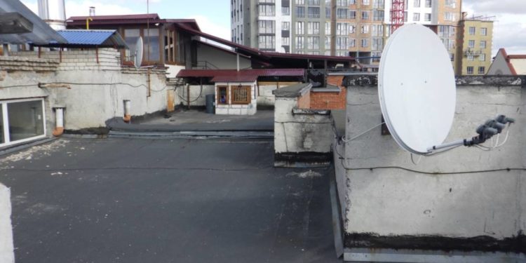 Поліція перевірить законність надбудови на даху багатоквартирного будинку, яку зробив голова обласної ради Тернополя