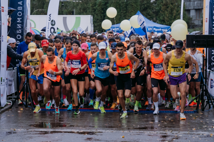 Благодійний “Файнозабіг” об’єднав у Тернополі майже 700 професійних спортсменів і аматорів для допомоги ЗСУ
