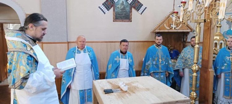 Митрополит Тернопільський і Кременецький Нестор освятив новий престол в храмі на Бережанщині