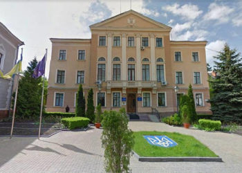 Люди по гривні збирають на підтримку ЗСУ, а в цей час керівництво міської ради Тернополя отримало премій на 17 мільйонів гривень