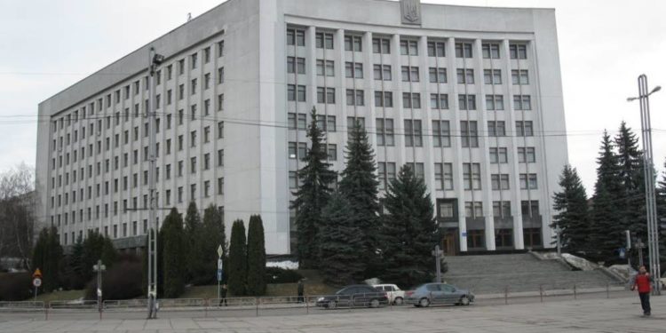 Керівництво обласної ради Тернополя за пів року 2023 року потратило на відрядження понад 330 тисяч гривень