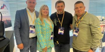 Почесною гостею саміту World for Ukraine у Польщі стала голова ГО “Асоціація жінок України “Дія.Тернопіль” Ольга Шахін