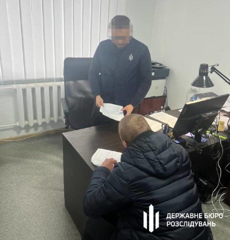 Працівника Тернопільського військкомату повідомили про підозру у катуванні людей