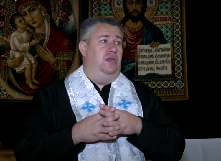 Богослужіння мовою жестів: священник з Тернопільщини проводить служби для людей з вадами слуху