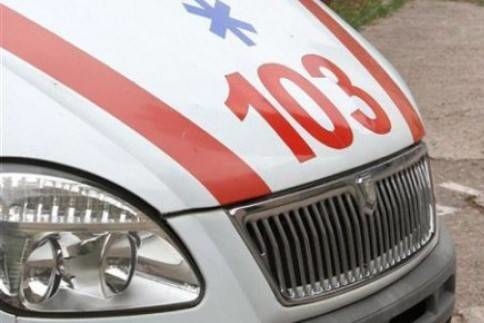 На Тернопільщині машина швидкої допомоги потрапила в ДТП: двох фельдшерів доправили до лікарні