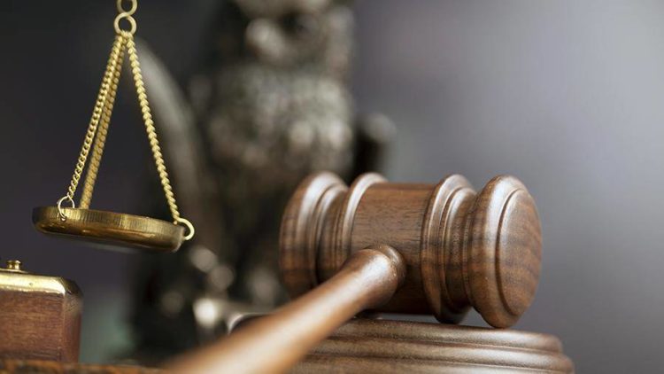 Суд Тернопільщини виніс вирок чоловікові, який запхав руку під одяг маленькій дівчинці