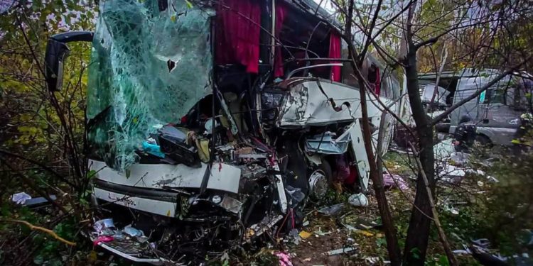 В аварії на Закарпатті загинуло двоє водіїв тернопільського автобуса