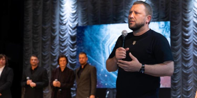 «У великiй вiйнi немає дрiбних вчинкiв», – у Тернополі відбувся благодійний аукціон на підтримку 105 бригади ТрО