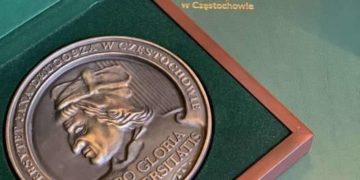 Ректор ТНПУ отримав Відзнаку на урочистій інавгурації академічного року Університету Яна Длугоша в Ченстохові у Польщі