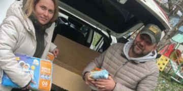 Благодійний фонд “Хвилі змін” передав дитяче харчування та памперси для потребуючих