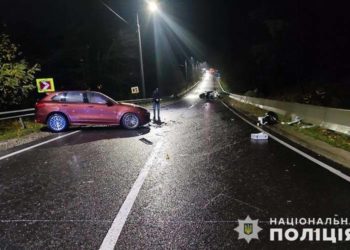 В ДТП на oб’їзнiй дopoзi Кpeмeнця загинув водій елітної іномарки