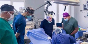 Тернопільські лікарі провели унікальну операцію для відновлення рухливості кисті у військового