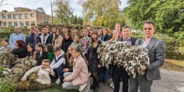 Історичний факультет ТНПУ передав для ЗСУ 30 маскувальних сіток