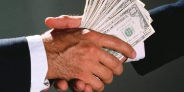 Посадовець з Тернопільщини вчинив 52 адмінпорушення пов’язаних з корупцією, а за це отримав штраф у розмірі 5100 гривень