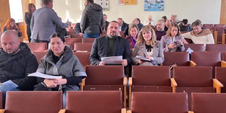 Тернопільська райрада забрала мандат у депутата, якому оголосили підозру у хабарництві