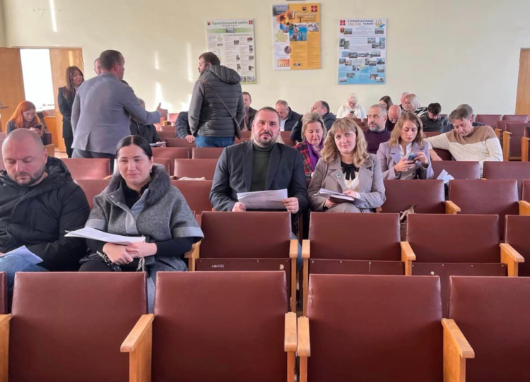 Тернопільська райрада забрала мандат у депутата, якому оголосили підозру у хабарництві