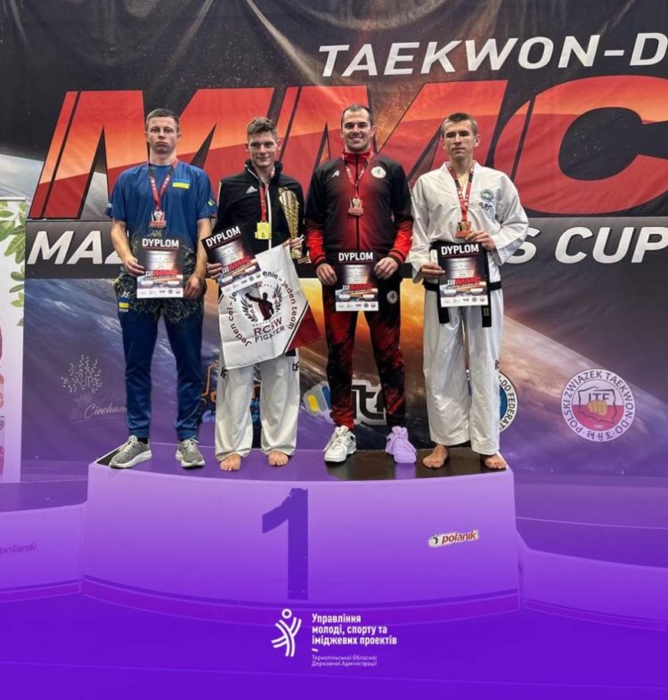 Тернопільські спортсмени здобули призові місця на мiжнapодному туpнipі з тaеквон-до