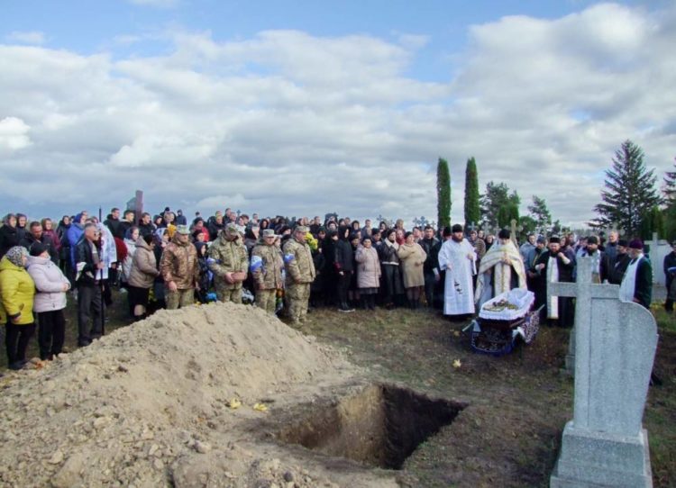 Сотні жителів Шумської громади прийшли попрощатися з Героєм Борисом Гальчуком