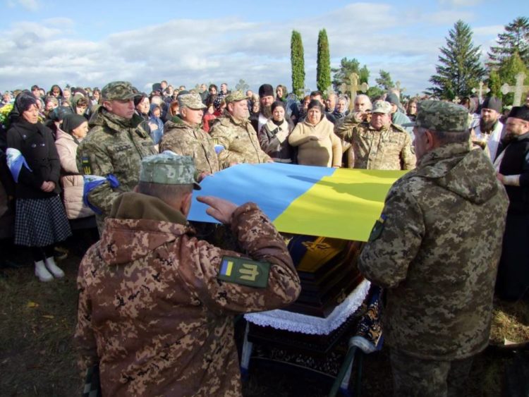 Сотні жителів Шумської громади прийшли попрощатися з Героєм Борисом Гальчуком