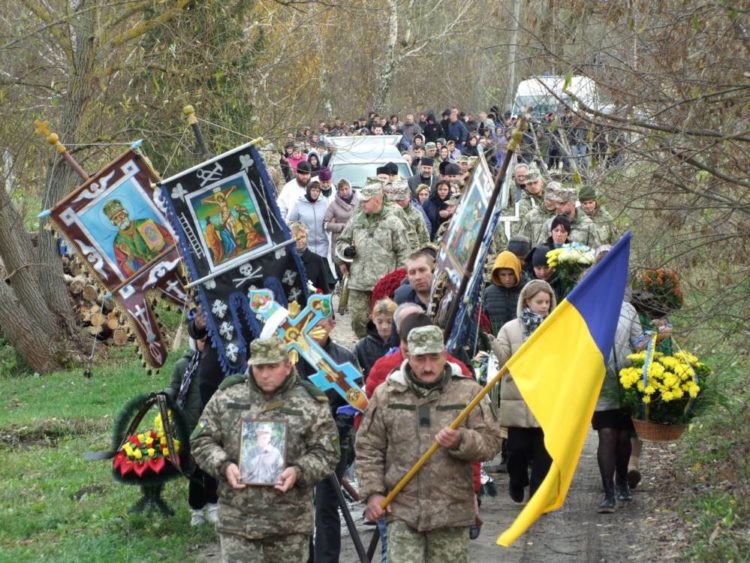 Сотні жителів Шумської громади прийшли попрощатися з Героєм Борисом Гальчуком