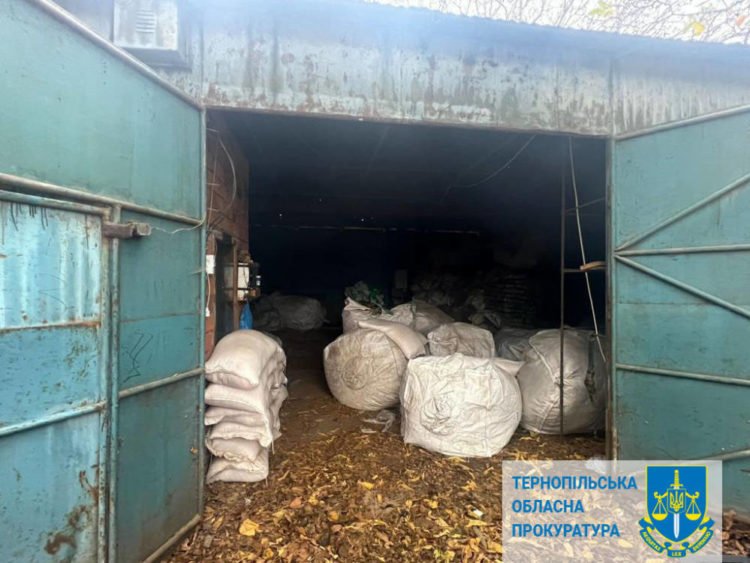 На Тернопільщині затримали сімох осіб, які організували підпільний цех з виробництва сигарет