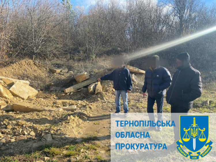 Житель Бережанської громади може отримати до 6 років ув’язнення за незаконний видобуток каменю у заповіднику