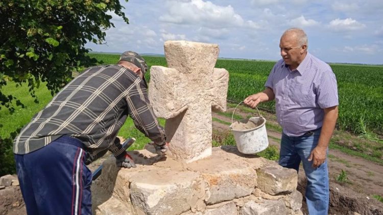 В громаді на Тернопільщині відновили козацьке поховання часів Богдана Хмельницького