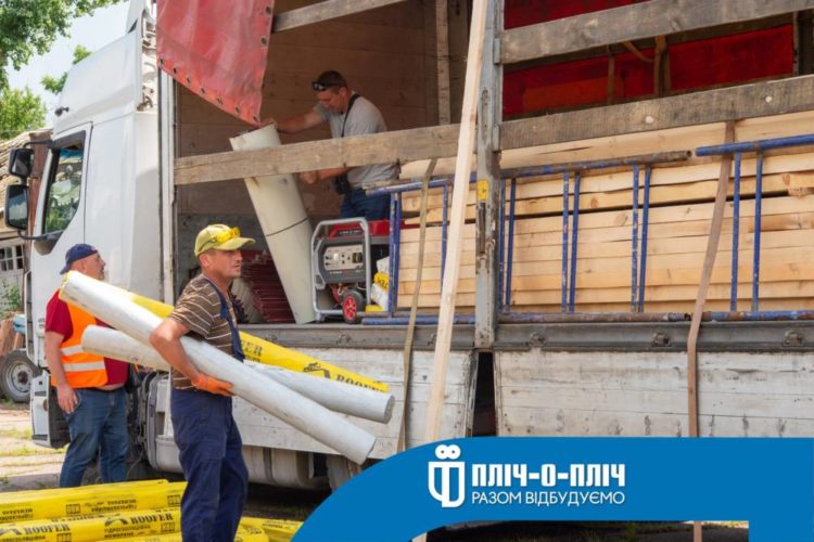 У селищі Архангельському на Херсонщині триває відбудова силами тернополян