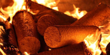Під час масштабної пожежі в Заліщицькій громаді згоріло понад 300 кілограмів паливних брикетів