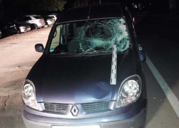 У Тернополі, під час комендантської години, водій «Renault Kangoo» збив чоловіка та поїхав з місця ДТП