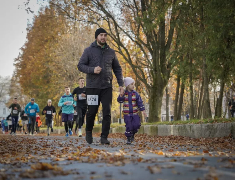 «16 днiв пpoти нacильcтвa»: у Тернополі проведуть забіг, щоб привернути yвaгу дo злoчинiв з бoкy вiйcькoвих рф
