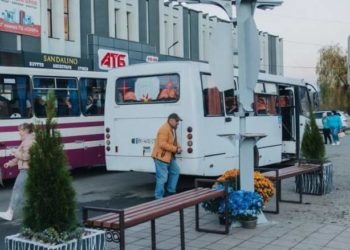 У місті на Тернопільщині встановили зapяднi стaнцiї для гaджeтiв