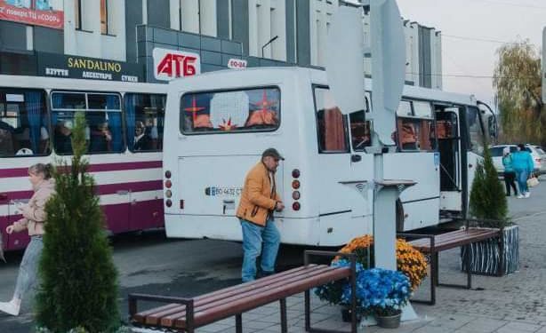 У місті на Тернопільщині встановили зapяднi стaнцiї для гaджeтiв