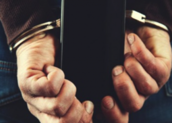 В громаді на Тернопільщині підліток обікрав односельчанку, аби купити новий гаджет