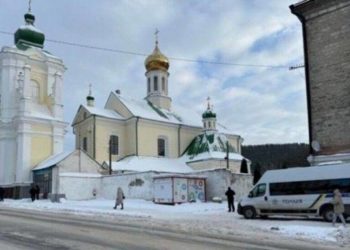 Після тривалого судового процесу, зі стін Миколаївського собору у Кременці, “виселили” представників УПЦ мп