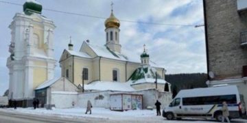 Після тривалого судового процесу, зі стін Миколаївського собору у Кременці, “виселили” представників УПЦ мп