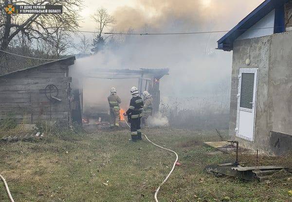 Пожежа в Борсуківській громаді знищила господарську будівлю та автомобіль