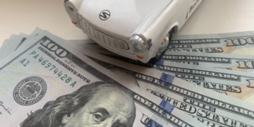 Бізнесмен з Тернополя придбав дві автівки, але пізніше відмовився за них платити