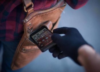 47-річний тернополянин вкрав телефон у підлітка