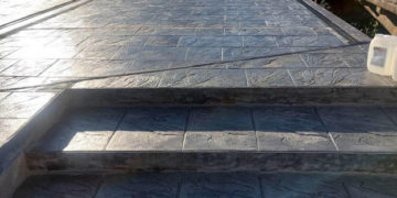 У Тeрeбовлi відкрили рeконструйовaний пiшохiдний міст через рiчку Гнiзнa