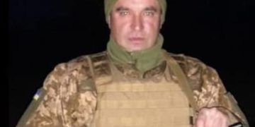 В громаді на Тернопільщині прощаються з Героєм Василем Винярським