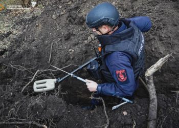 На вулиці Лесі Українки у Тернополі знайшли артилерійський снаряд