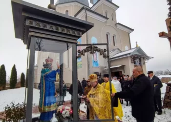 В громаді на Тернопільщині відновили фігуру святого Миколая, якій понад 150 років