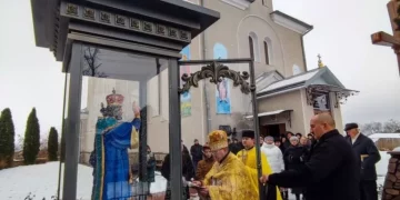 В громаді на Тернопільщині відновили фігуру святого Миколая, якій понад 150 років