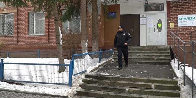 Тернополянин побив свою сусідку та відібрав у неї гамнець