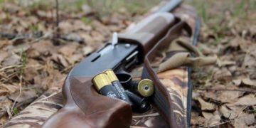 Мисливська зброя і револьвер: в чоловіка на Тернопільщині виявили заборонені предмети