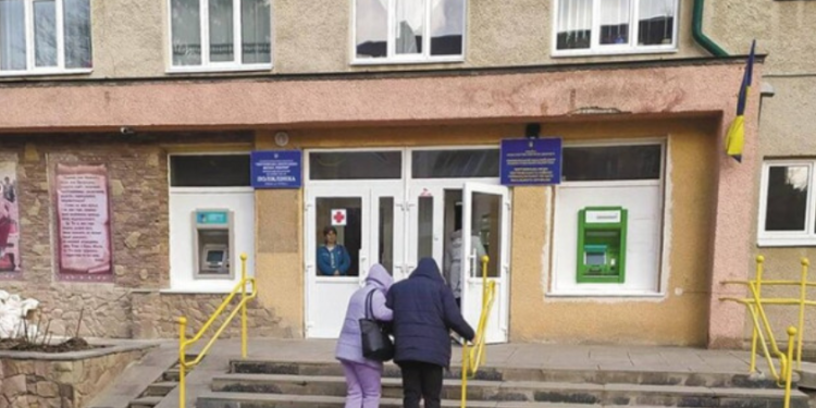 У Чорткові через лікарську помилку сімом пацієнтам видалили очі