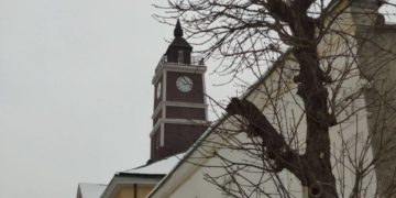 На ратуші в Теребовлі відновили роботу годинника, якому понад 100 років