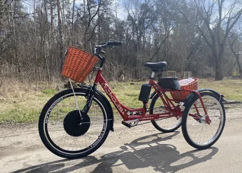 Під час повномасштабної війни громада на Тернопільщині вирішила купити триколісний велосипед