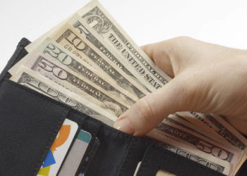 54-річний чоловік з Чорткова викрав гроші з гаманця свого знайомого